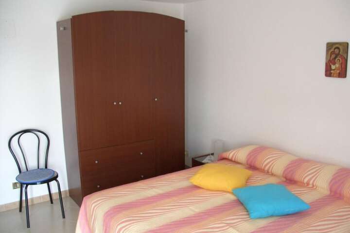 Room 5 of 15