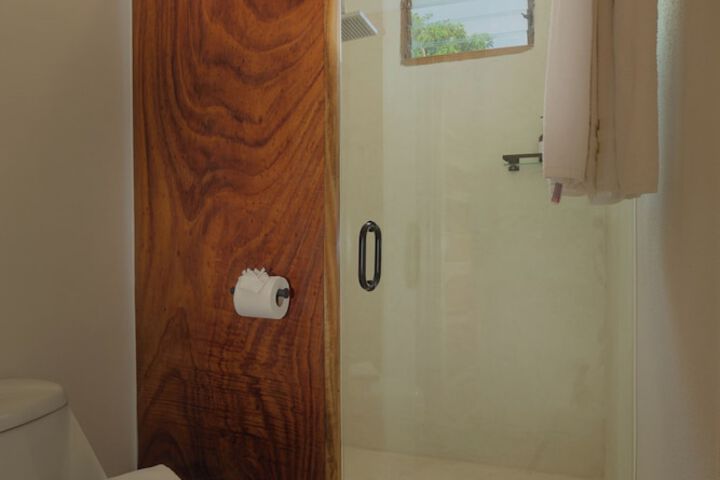 Room 142 of 193