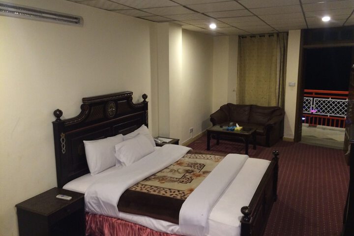 Room 4 of 35