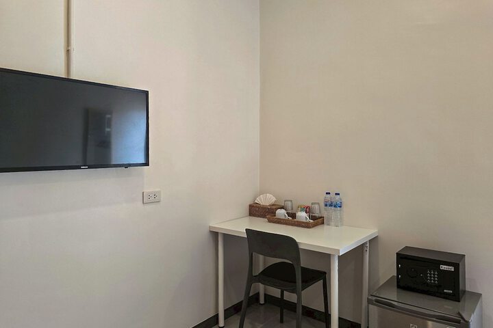 Room 32 of 100