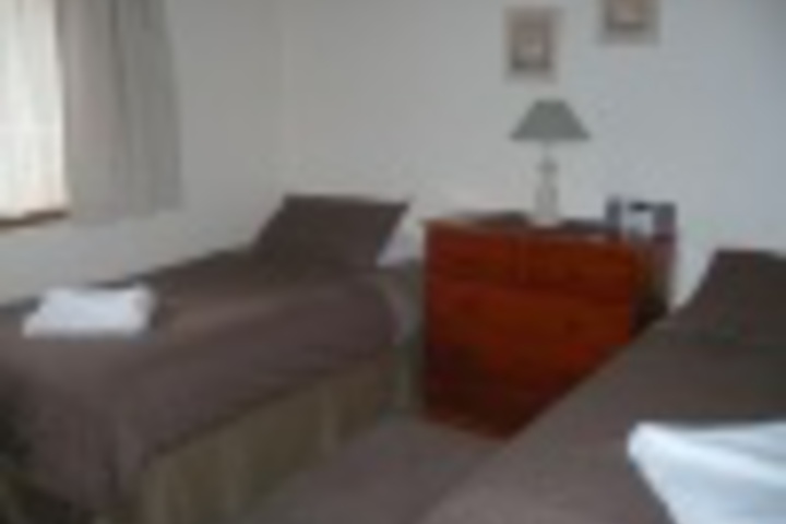 Room 16 of 108