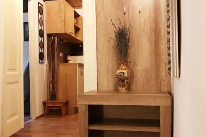 Room 6 of 19