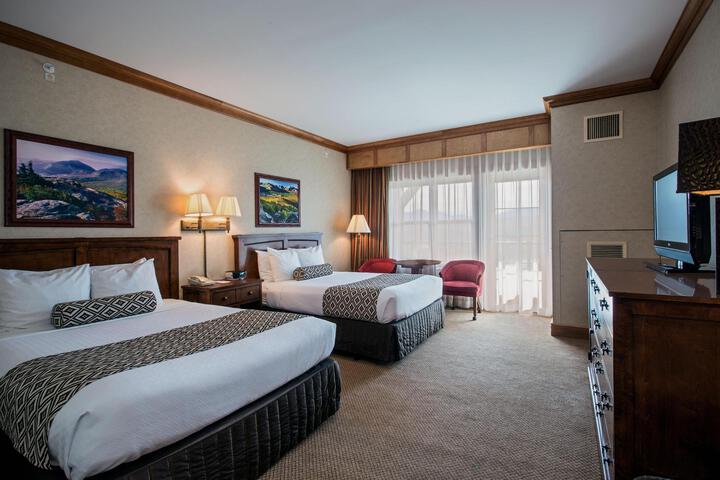 Double Bed Lake View (2 of 12)