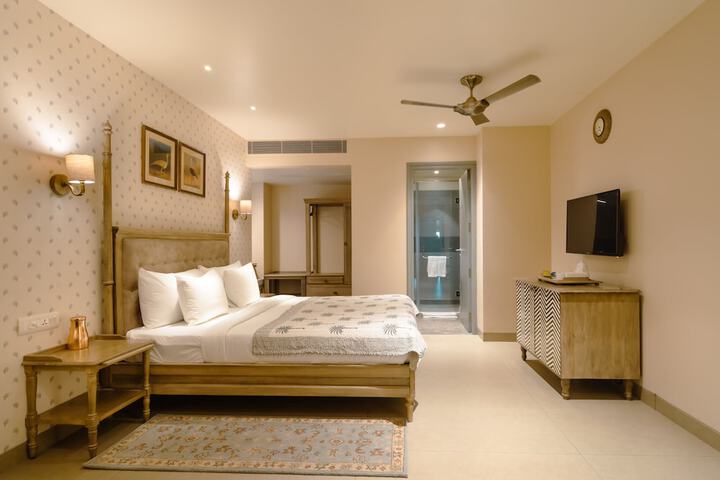 Room 9 of 27