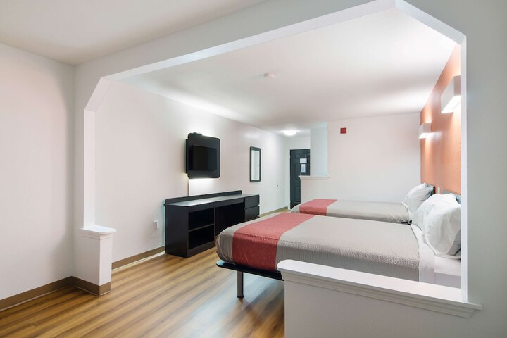 Room 22 of 32