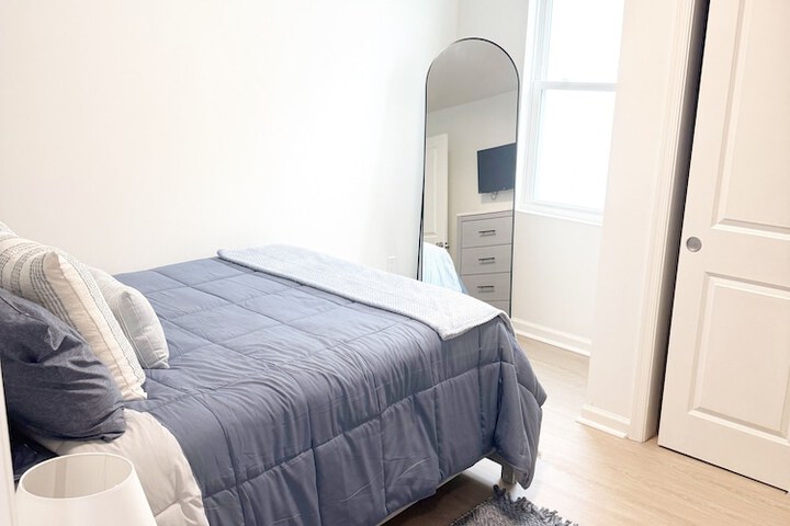 Room 3 of 9