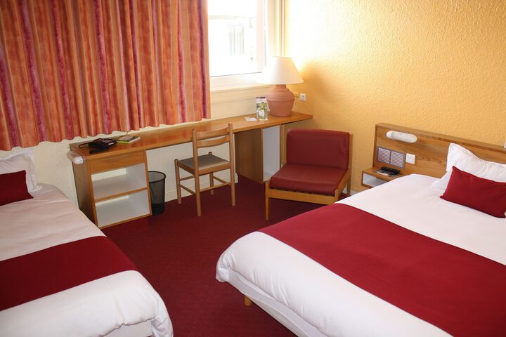 Room 2 of 64