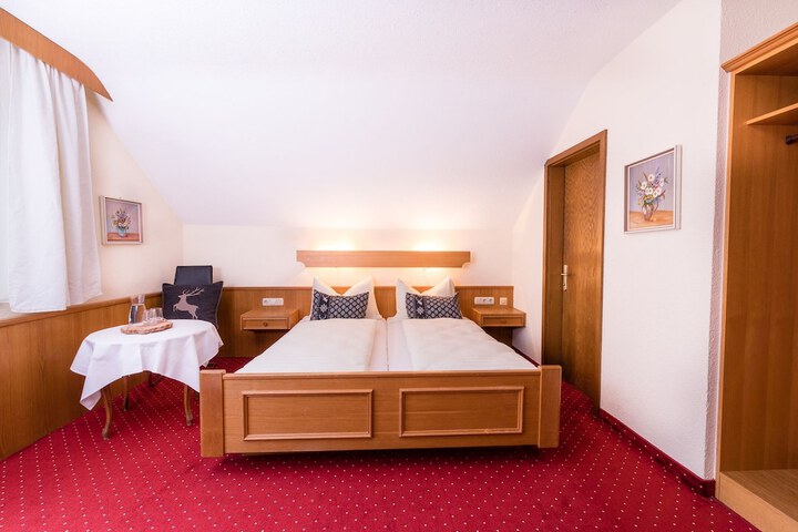 Room 7 of 42