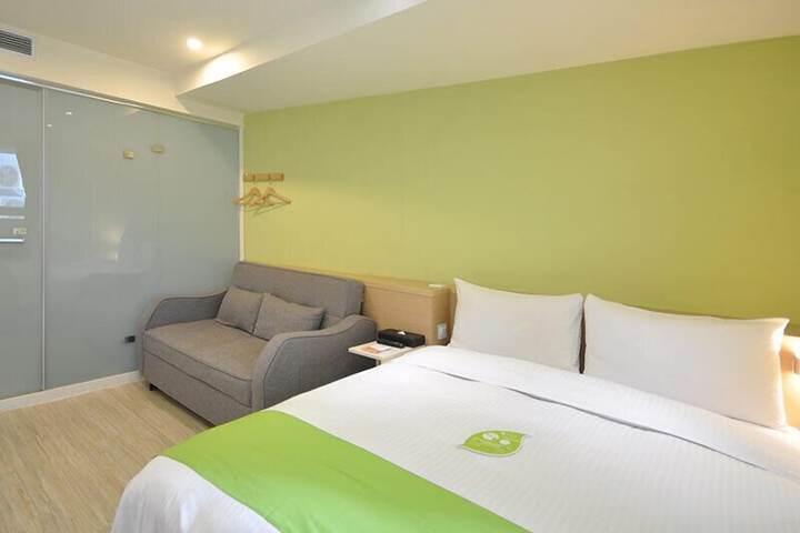 Room 19 of 62