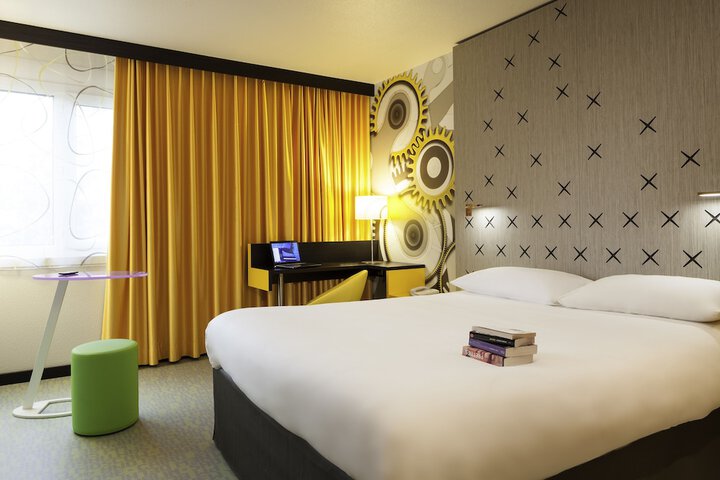 Room 3 of 81