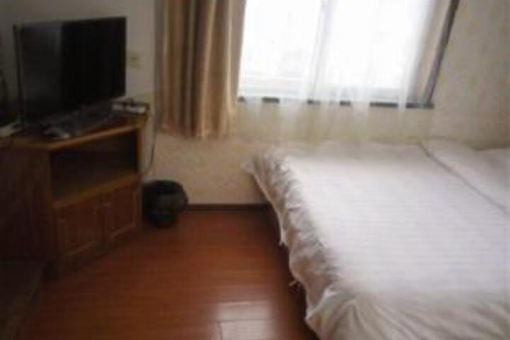 Room 6 of 6
