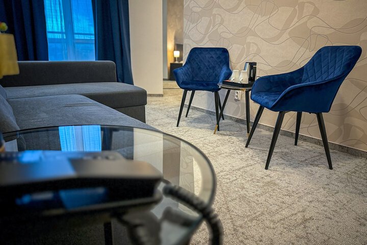Room 56 of 76