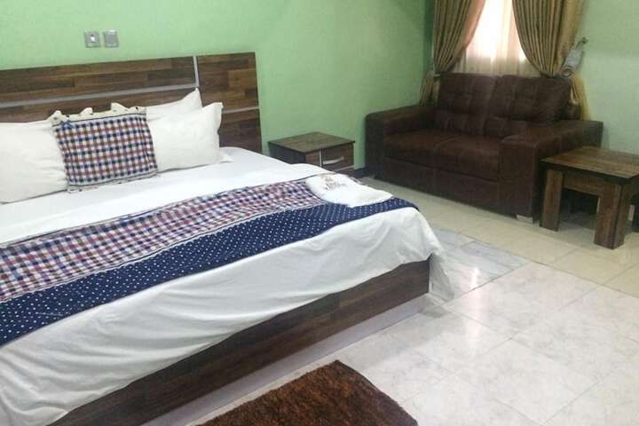 Room 3 of 6