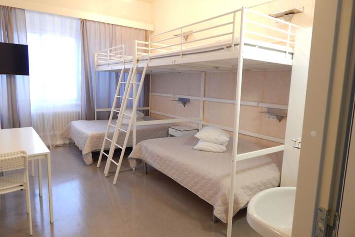Room 40 of 86
