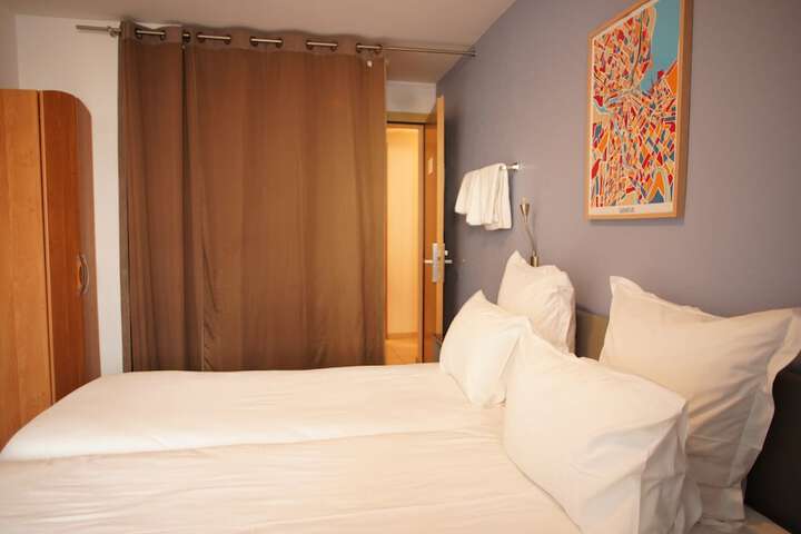 Room 36 of 83
