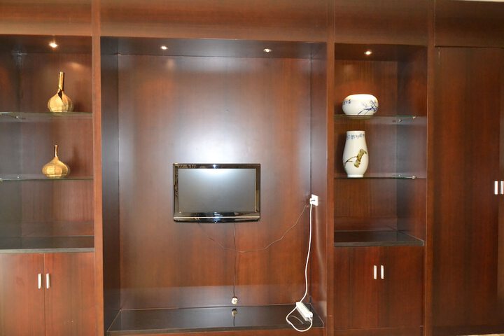 Room 27 of 48