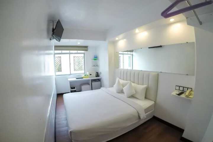 Room 15 of 66