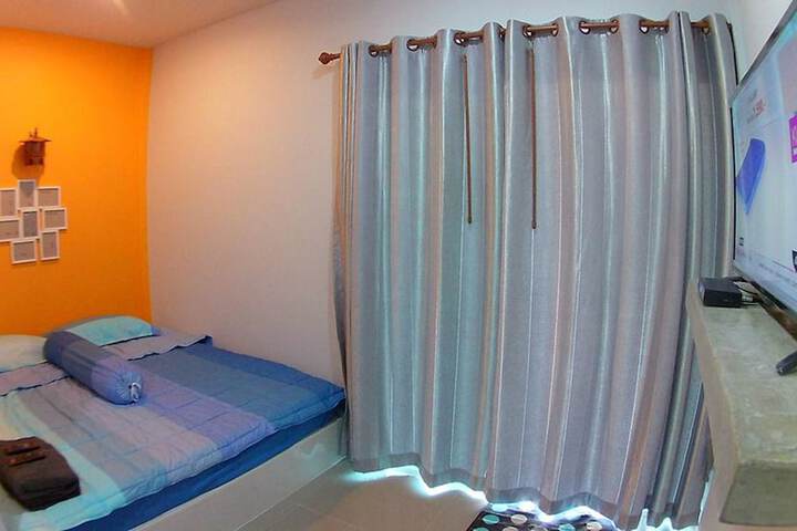 Room 3 of 18