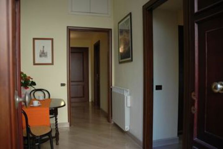 Room 10 of 17