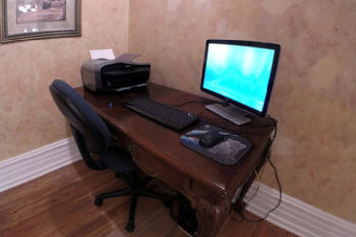 Business Center 30 of 100