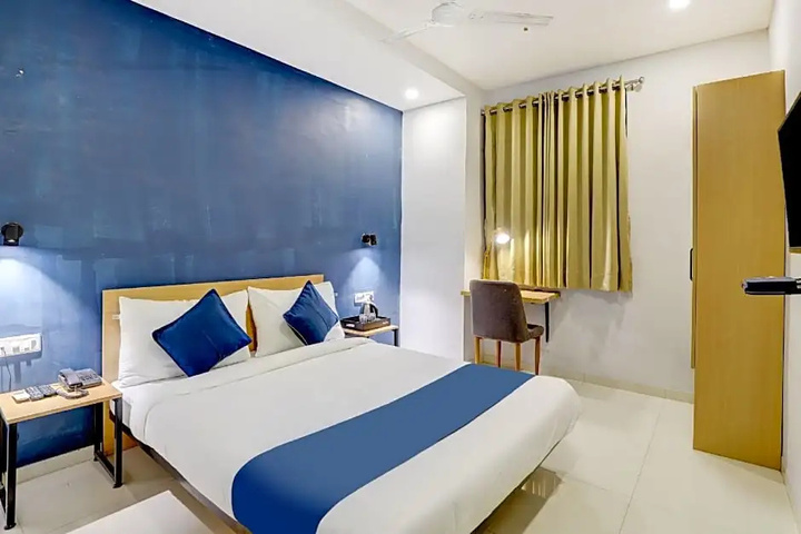 Room 2 of 16