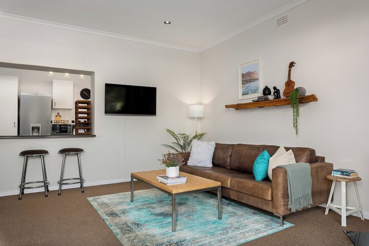 Room 9 of 20