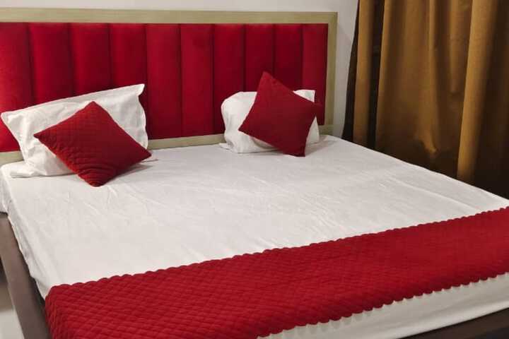 Room 3 of 18