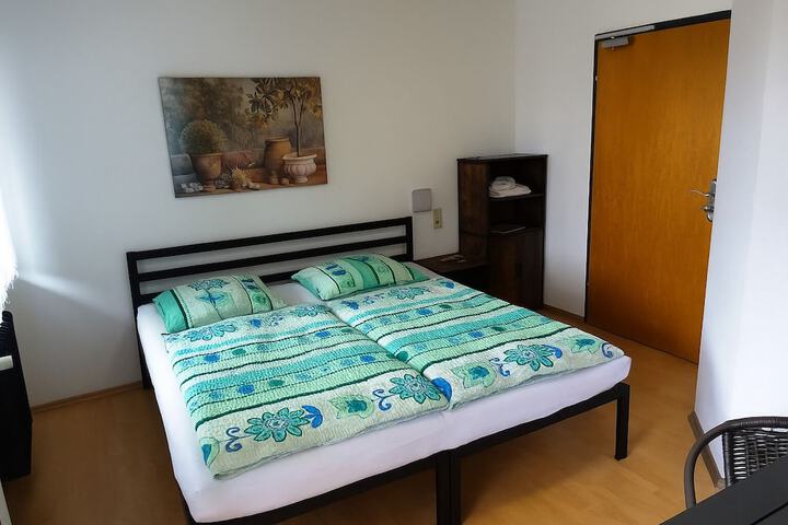 Room 17 of 442