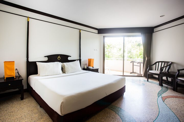 Room 4 of 61