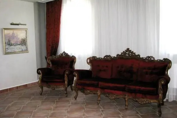 Room 10 of 10