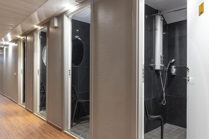 Room 16 of 29