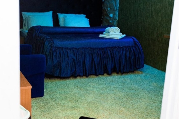 Room 12 of 17