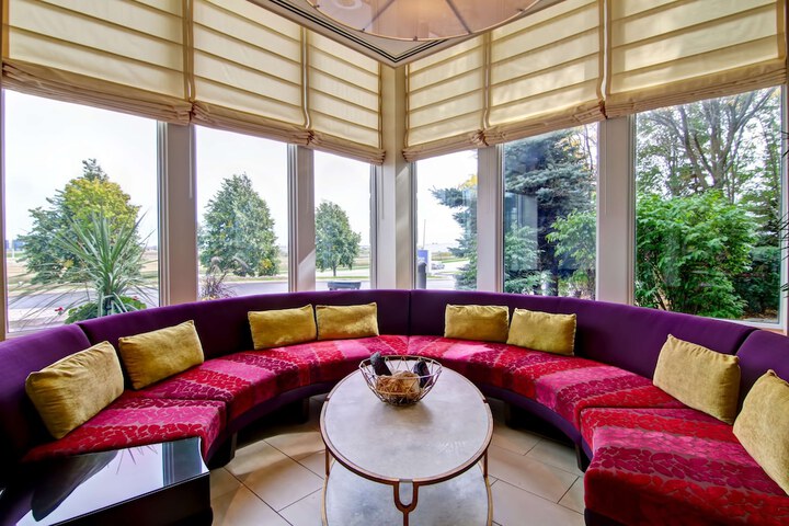 Hotel Exterior 39 of 42