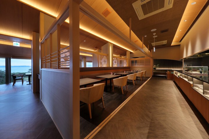 Dining 38 of 72