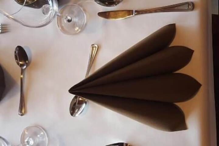 Dining 30 of 48