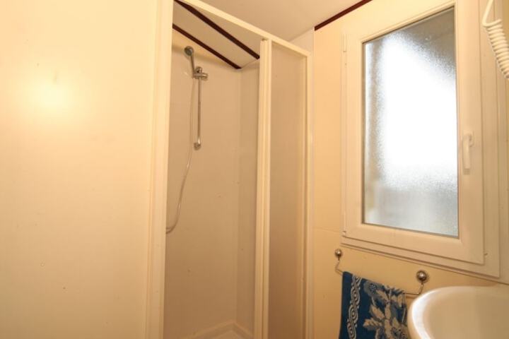 Room 14 of 24