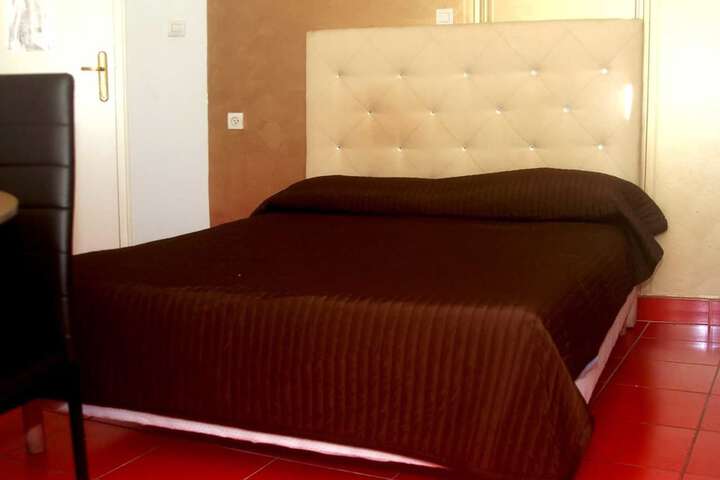 Room 7 of 62
