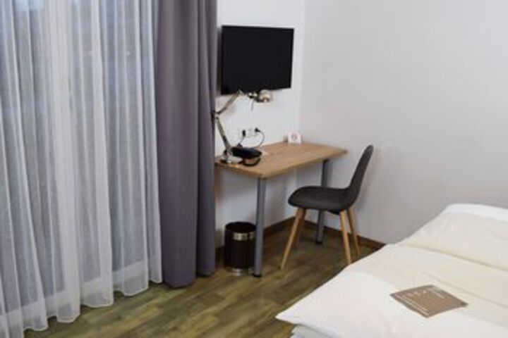 Room 48 of 136