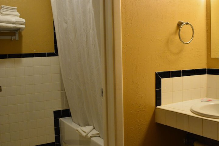 Room 48 of 96