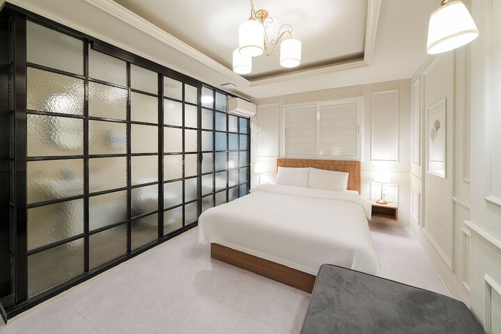 Room 29 of 48