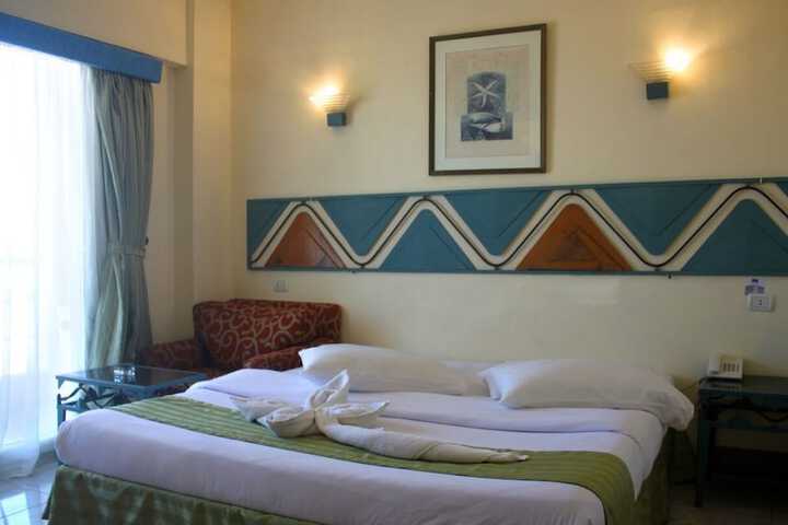 Room 14 of 38