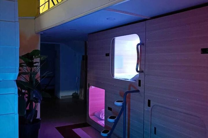 Room 32 of 41