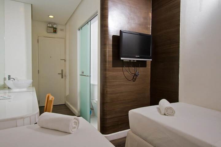 Room 14 of 27