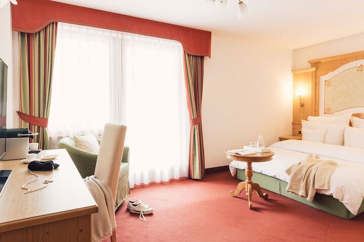 Room 4 of 175