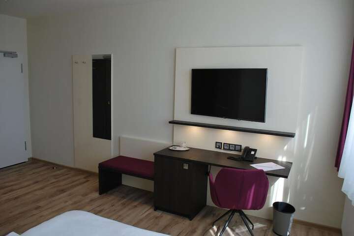 Room 7 of 46