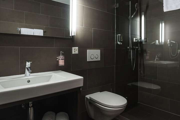 Room 42 of 56