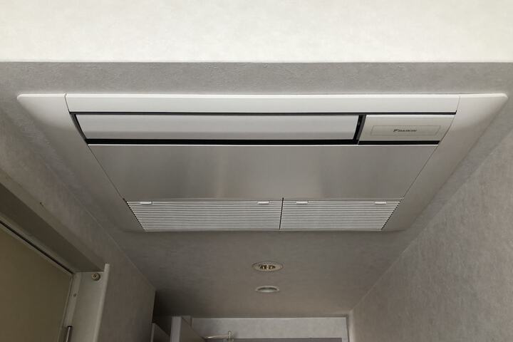 Room 6 of 12