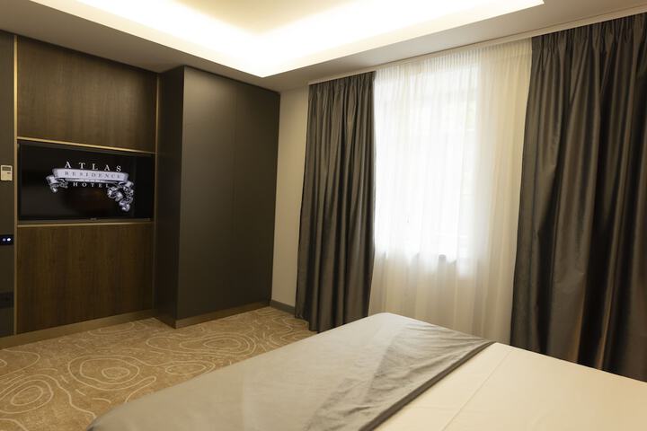 Room 7 of 57