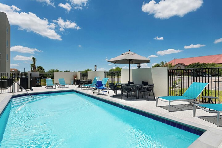 Pool 16 of 23