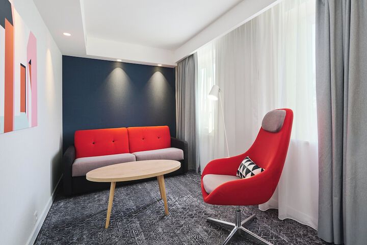 Room 3 of 37